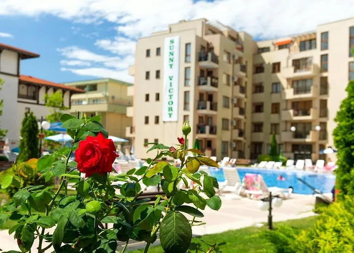 Sunny Victoria Penthouse アパート