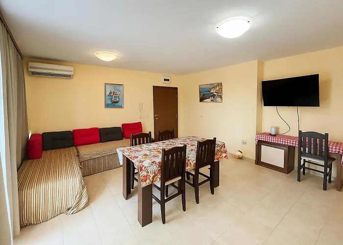 شقة Sunny Victoria Penthouse ساني بيتش