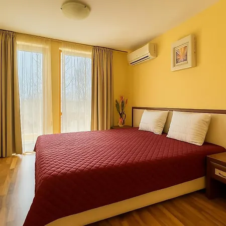 Sunny Victoria Penthouse Lägenhet Slăntjev Brjag